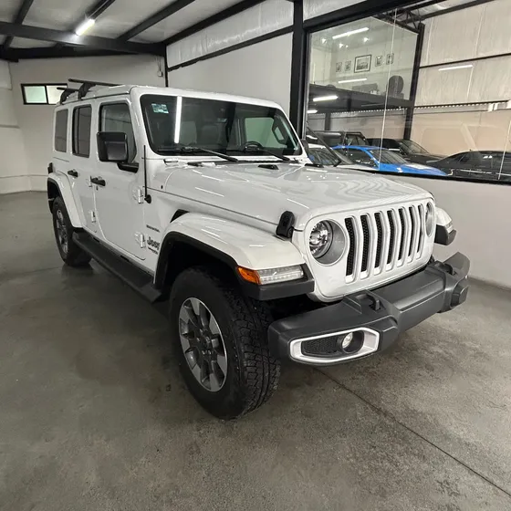 Jeep Wrangler Unlimited Sahara Híbrido