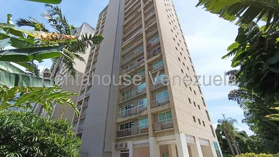 Estupendo Apartamento En Alquiler En El Mejor Edificio De Santa Eduvigis  #25-23854