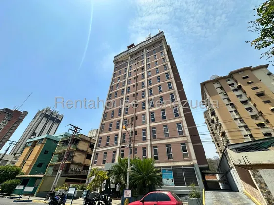 Oficina En Alquiler De 100 Metros En Calicanto Excelente Distribucion Estef 26-18339