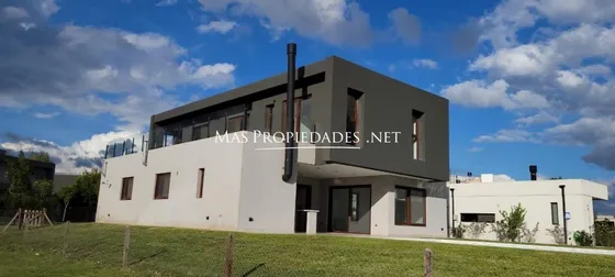 Casa En Venta 3 Dormitorios En Barrio Terralagos Canning