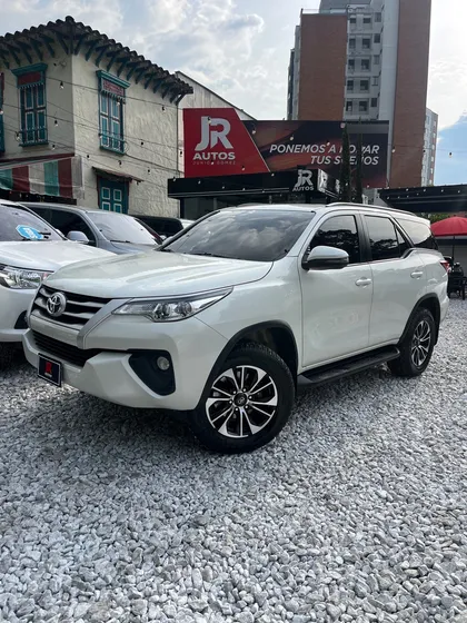 Toyota Fortuner 2.4 Street At 7as