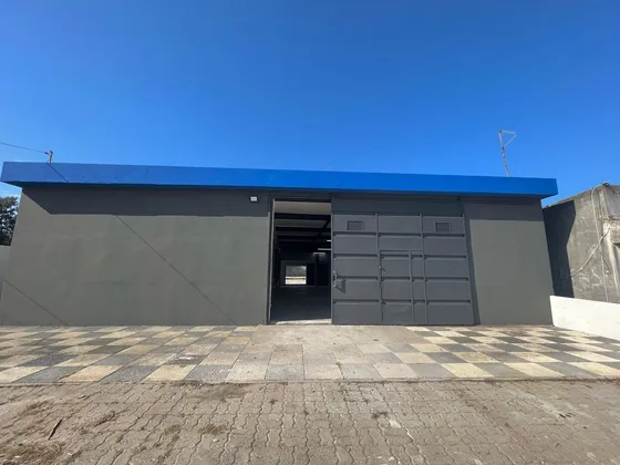 Gran Local En Alquiler Próximo A Pando