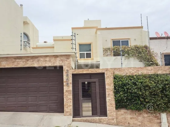 Casa Con Alberca En Venta En Col. Jardines De San Francisco Chihuahua, Chih.