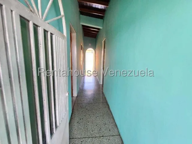 Casa En Alquiler Zona Oeste Barquisimeto Jrh Fuerzas Armadas 25-19440