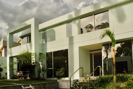 Casa De Lujo Con Vista Espectacular En La Urbanización Miranda, Caracas