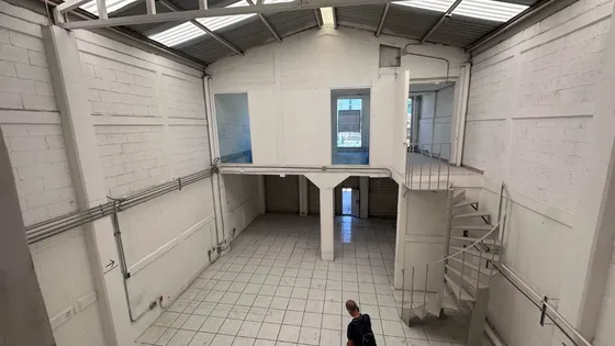 Local Comercial Cerca De Metro Impulsora