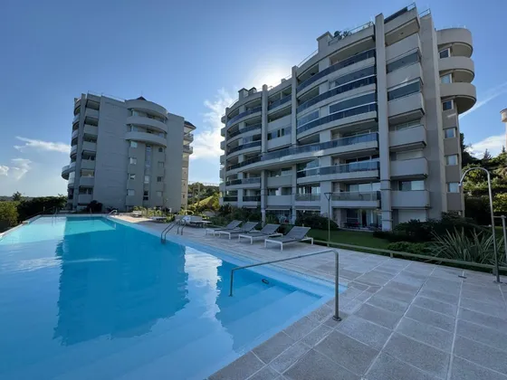 Exclusivo Dpto. De Categoría En Venta En Chateau Village. Totalmente Equipado Y Amoblado