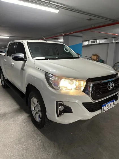 Toyota Hilux Pick-up 2.8 Cd Srv 177cv 4x4 At