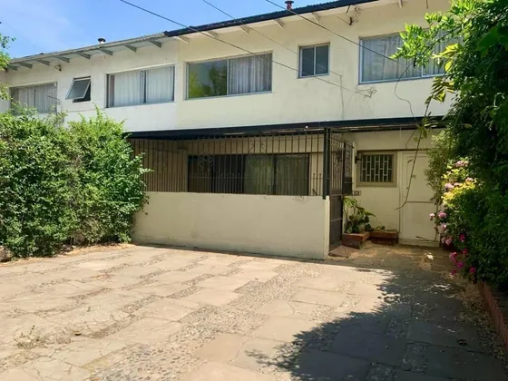 Venta De Casa Con Excelente Ubicación, Las Condes Santiago!!