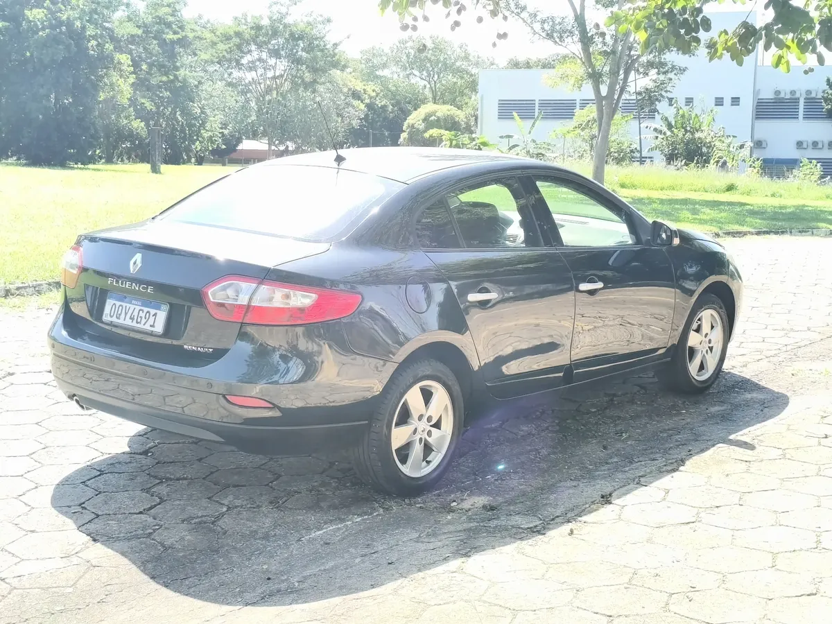 Renault Fluence 2014 2.0 Dynamique X-tronic Hi-flex 4p — foto 5