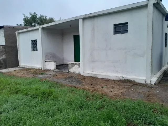 Se Alquila Casa De 2 Dormitorios Cómoda Totalmente Con Patio, Espacio Para Varios Autos, Ambiente Relax. Barrio: Bella Italia