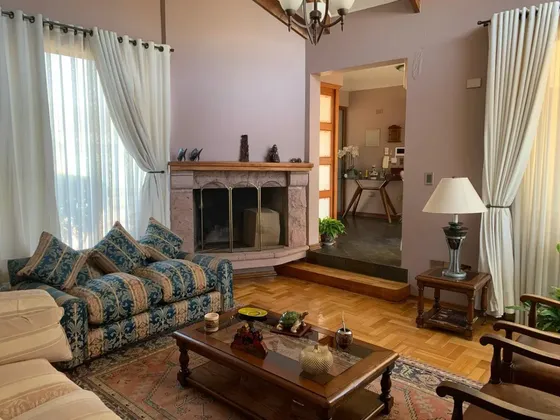 Casa En Venta En Huertos Familiares Con Jardín