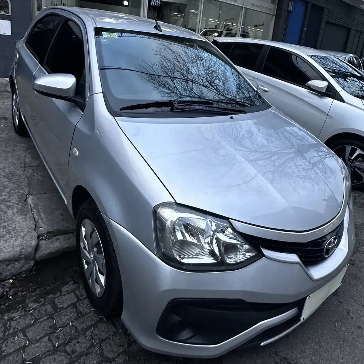 Toyota Etios 1.5 Xs 5 p