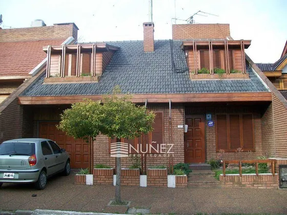 Venta Casa 4 Ambientes En Bernal