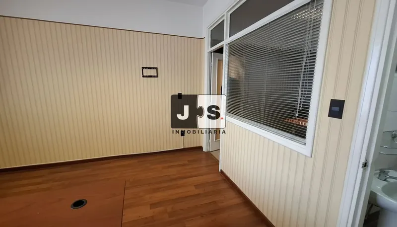Alquilo Luminosa Oficina De 2 Ambientes Y Baño Privado En Ciudad Vieja Gastos Bajos