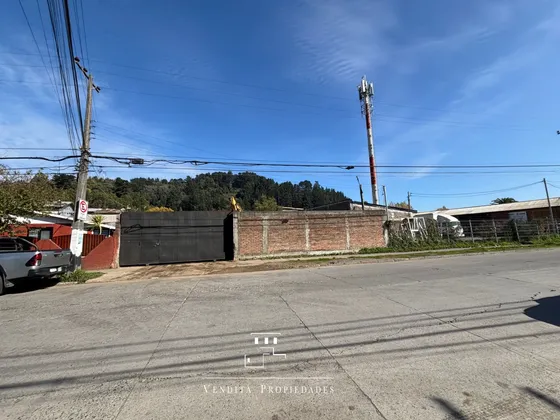 Terreno Con Medio Galpón Palomares