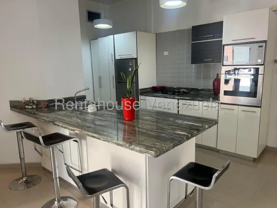 Gisselle Lobo Tiene En Venta Hermoso Apartamento En Pleno Triangulo Del Este De Barquisimeto Con Seguridad Las 24 Horas Conectado A Planta Electrica 2 5 2 3 7 7 9                                      