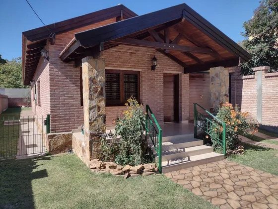 Casa - La Cumbre Cordoba 4 Ambientes, 3 Baños Mas Toilette, Escritorio, Gran Parque.