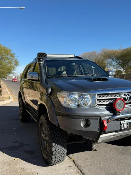 Toyota Hilux Sw4 3.0 Srv Cuero I 171cv 4x4
