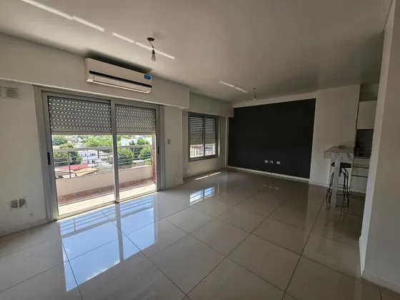 Alquiler Departamento 4 Ambientes Terraza Privada En Castelar, Morón, G.b.a. Zona Oeste