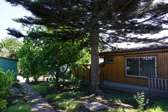 Terreno De 468 M2 Con Casa En Zona Comercial De Llolleo