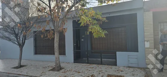 Alquiler Casa De 3 Dormitorios, Mitre Al 1100 Centro Este, Neuquén