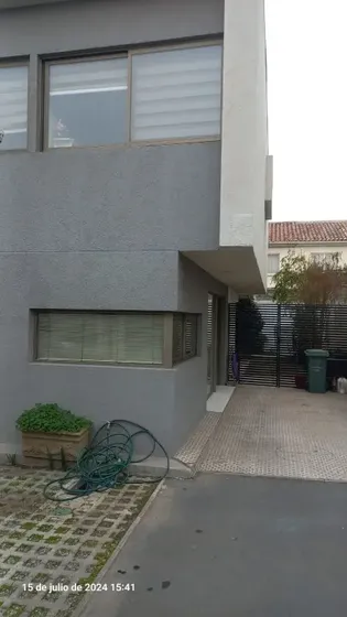 Town House 3d 2b 2e Excelente Estado. Barrio Tranquilo