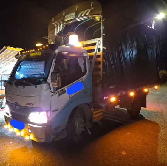 Turbo Hino 300 Mdl 2020 Carroceria Tipo Estacas