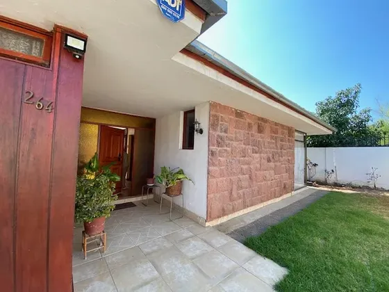 Bajo De Precio, Linda De  Casa 4d - 2b En Villa Alemana