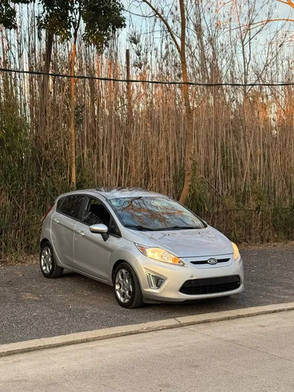 Ford Fiesta Kinetic 1.6 Design 120cv Titanium
