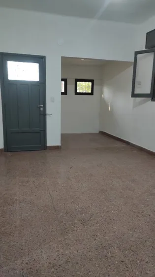 Casa En Alquiler Con Patio - Sarandí