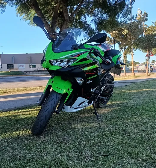 Kawasaki Ninja 400 Modelo 2023