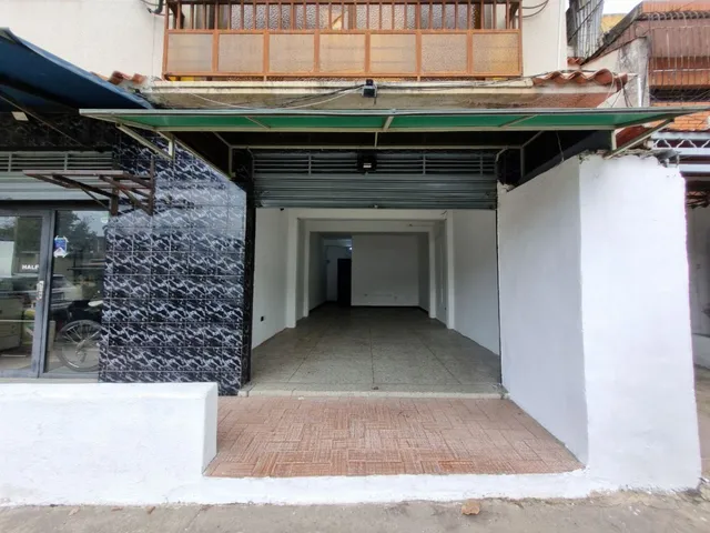 Local En Alquiler Av. Caracas, El Limón Aragua