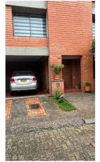 Rhbr-14119 Casa De 2 Niveles Envigado, Zuñiga