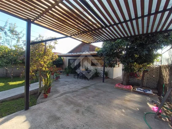 Casa En Venta De 4 Dorm. En Peñaflor
