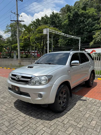 Toyota Fortuner 3.0 Sr5