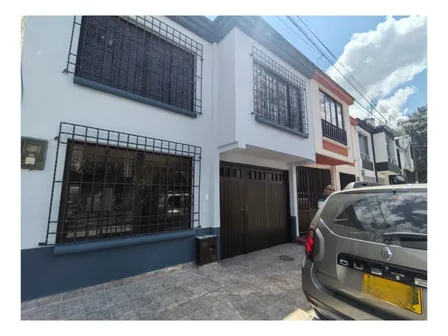 Amplia E Iluminada Casa En Corales, Pereira