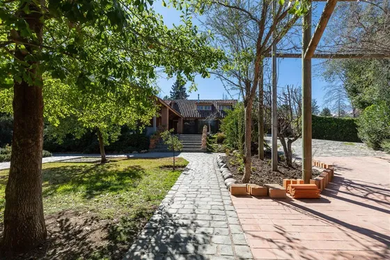 Gran Terreno Con Casa En Lo Barnechea