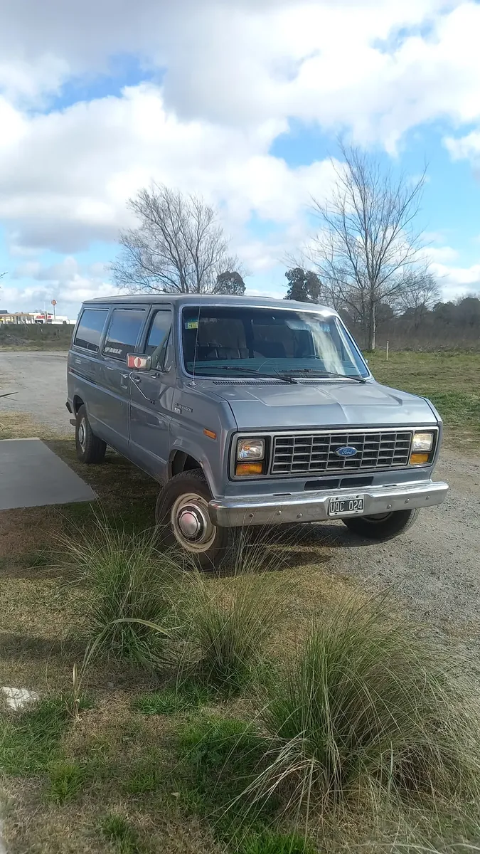 Ford Econoline Club Wagon