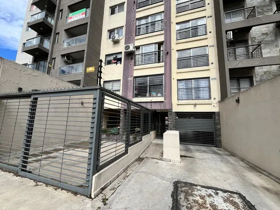 Alquilamos Departamento Excelente Ubicacion Centro De Moron !!!