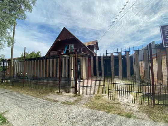 Propiedad En Avenida Illanes, Amplio Terreno.