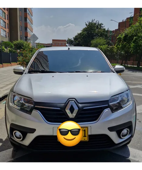 Renault Logan 1.6 Privilege / Intens