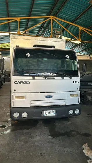 Camión Ford Cargo 815