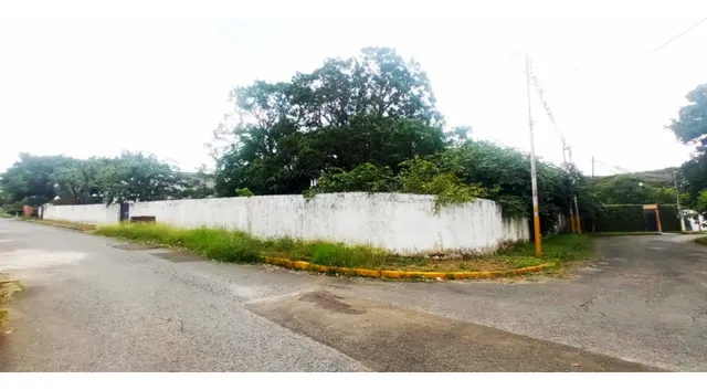 Vendo Terreno Con Casa En Colinas De Guataparo, Calle Privada