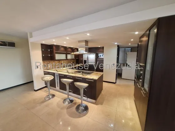 Erika Armeya Vende, Hermoso Y Amplio Apartamento En La Urbanizacion El Parral De Barqusimeto, Flex: 25-19630