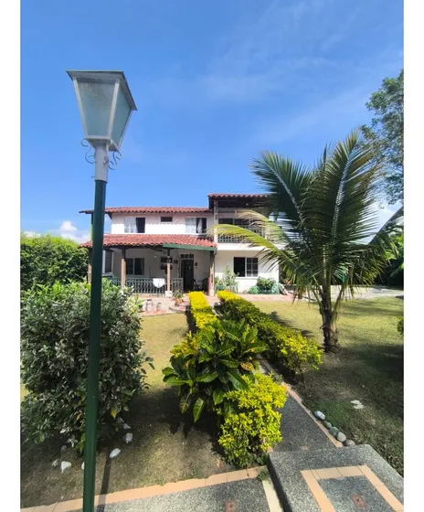 Venta Casa Campestre Conjunto Cerrado - La Tebaida 