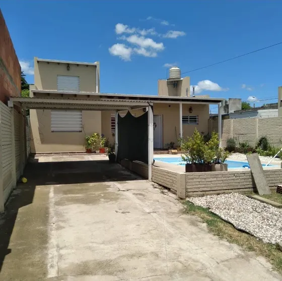 Casa En Venta - 2 Dormitorios 2 Baños - Cochera - 279mts2 - Tandil