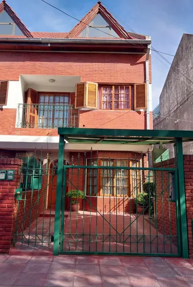 Venta Triplex 4 Amb Villa Sarmiento Apto Credito