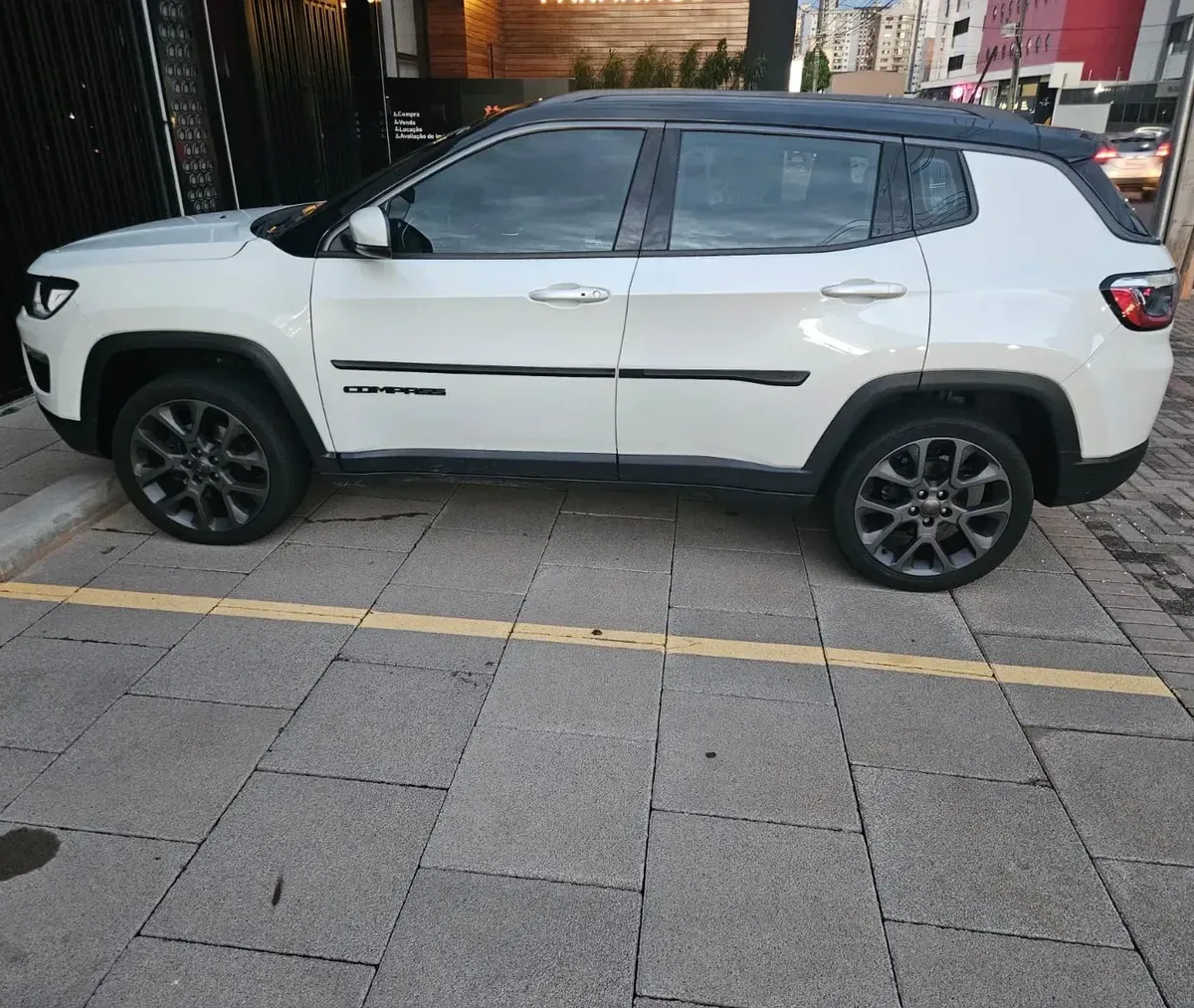 Jeep Compass 2021 2.0 S 4x4 Aut. 5p 9 Marchas — foto 1