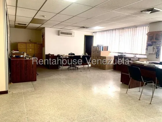 Y.t. Oficina En Alquiler, Centro Mls #25-22249